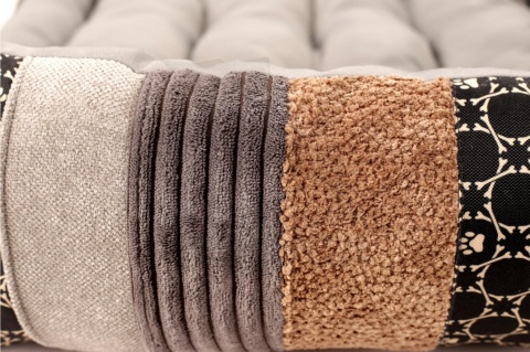 Posłanie, legowisko Klasyczne Materac + Poduszka PatchWork (MultiColor) 76x56cm. Tylko jedna sztuka.