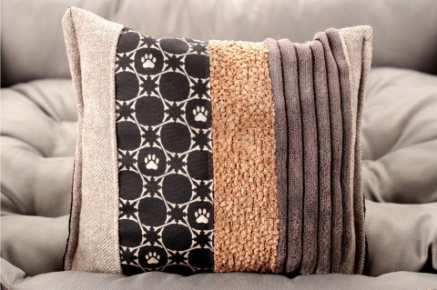 Posłanie, legowisko Klasyczne Materac + Poduszka PatchWork (MultiColor) 76x56cm. Tylko jedna sztuka.