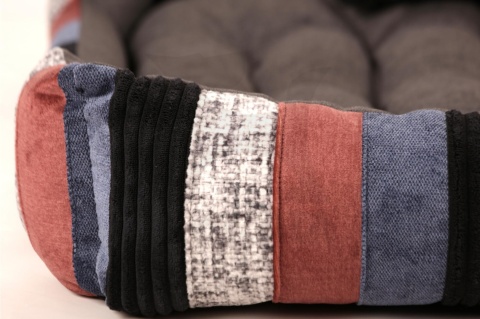 Posłanie, legowisko Klasyczne Materac + Poduszka PatchWork (MultiColor) 76x56cm. Tylko jedna sztuka.