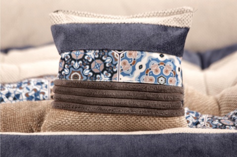 Posłanie, legowisko Klasyczne Materac + Poduszka PatchWork (MultiColor) 76x56cm. Tylko jedna sztuka!